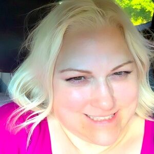 Meet your Posher, Alexandra